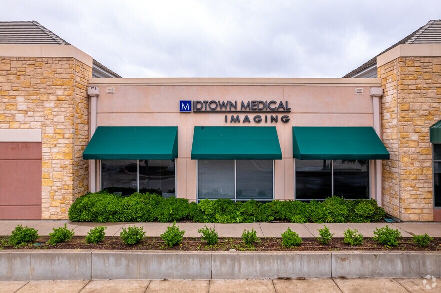 More Photos Of 731 E Southlake Blvd, Southlake Medical For Lease