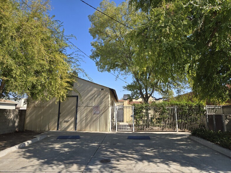 More Photos Of 1473-1477 N Van Ness Ave, Fresno Storefront Retail Residential For Sale