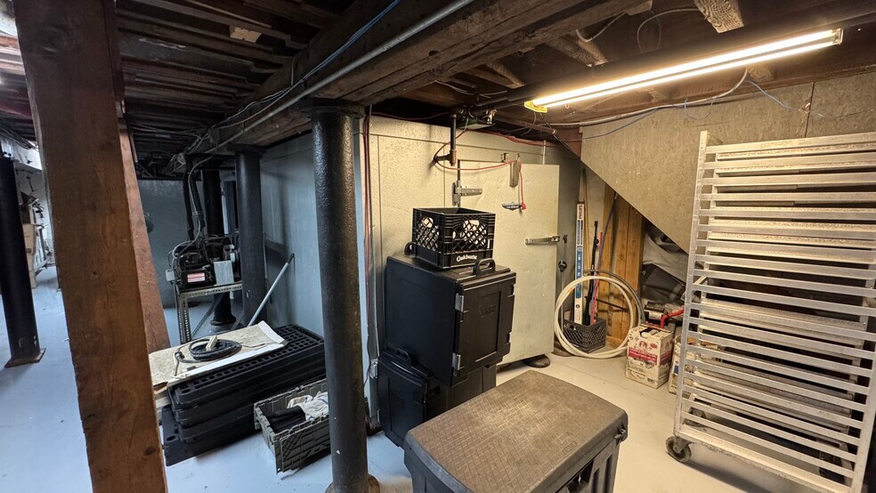 More Photos Of 215-217 Broadway, Bethlehem Restaurant For Lease