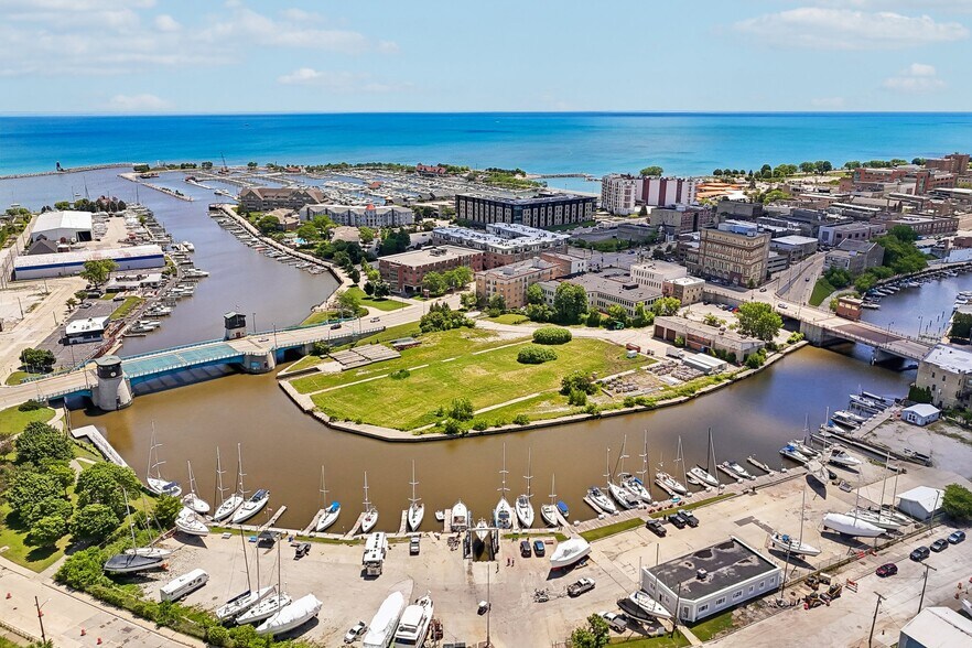 More Photos Of 134 Main St, Racine Apartments For Sale