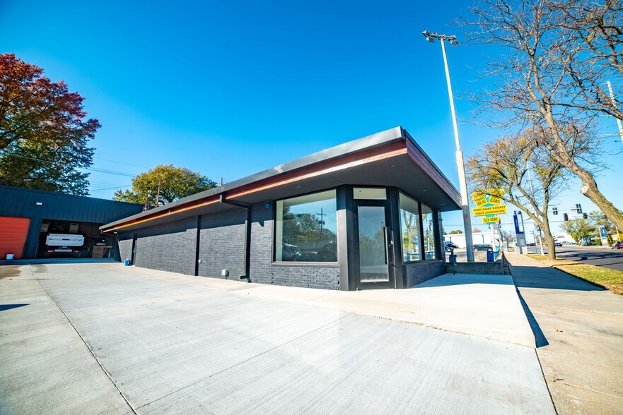 More Photos Of 5914 Troost Ave, Kansas City Flex For Lease