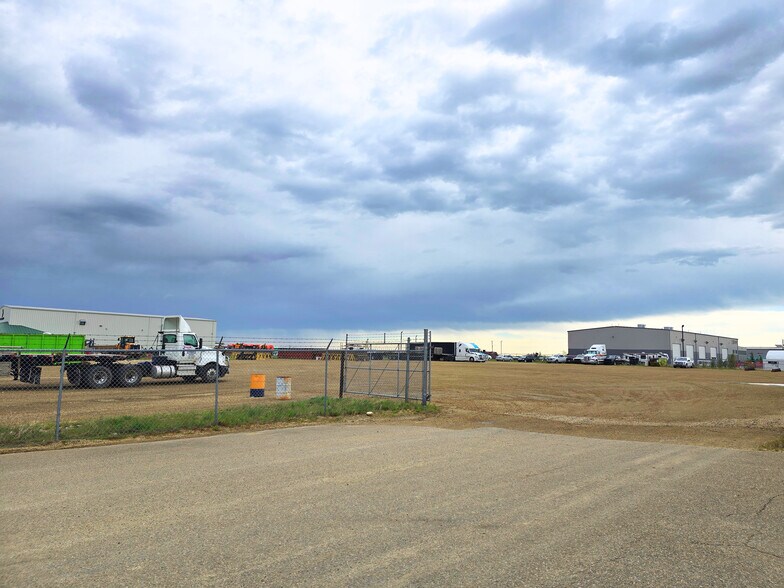 More Photos Of 7703 39 St, Leduc Manufacturing For Sale