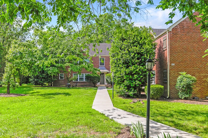 More Photos Of 701 Bowling Ave, Nashville Apartments For Sale