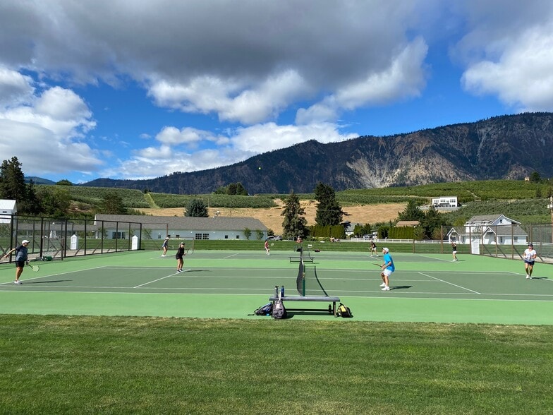 More Photos Of 4848 Green Ave, Manson Hotel For Sale