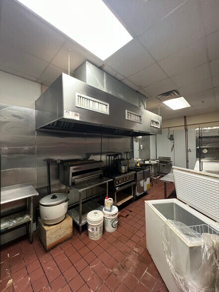 More Photos Of 59-71 Orange Tpke, Sloatsburg Storefront For Lease