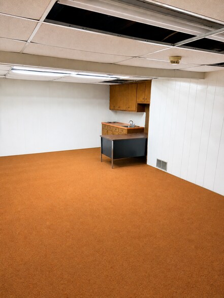 More Photos Of 204 W North St, Sikeston Office For Sale