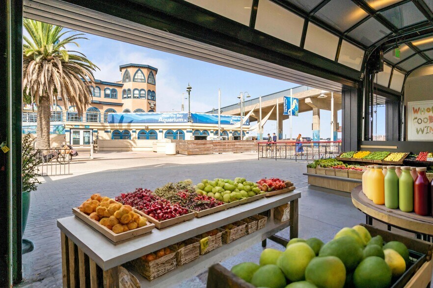 More Photos Of 1605 Ocean Front Walk, Santa Monica Storefront For Lease