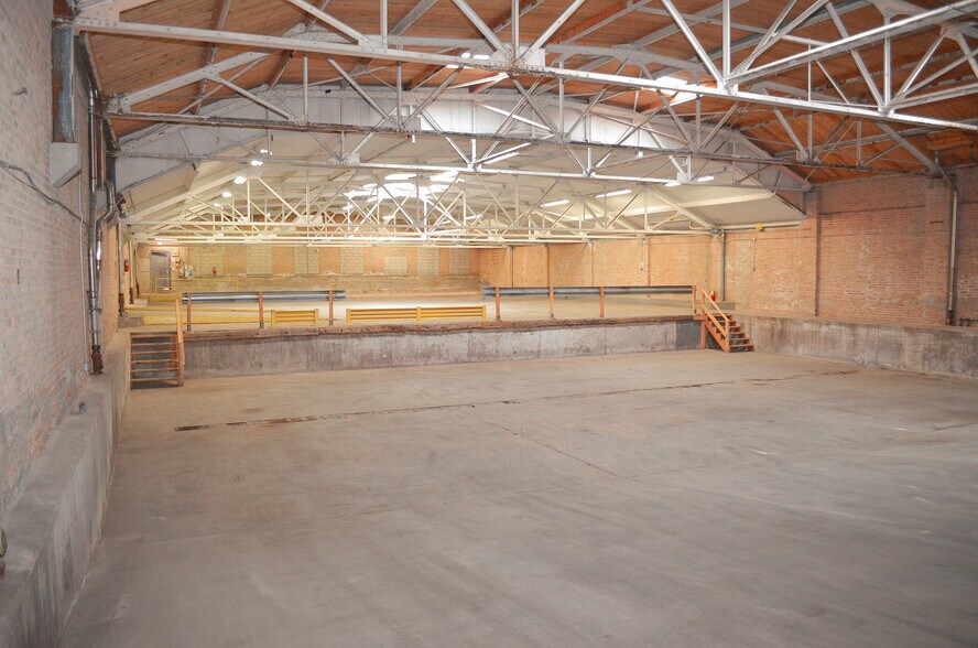 More Photos Of 4130-4150 S Wabash Ave, Chicago Manufacturing For Lease