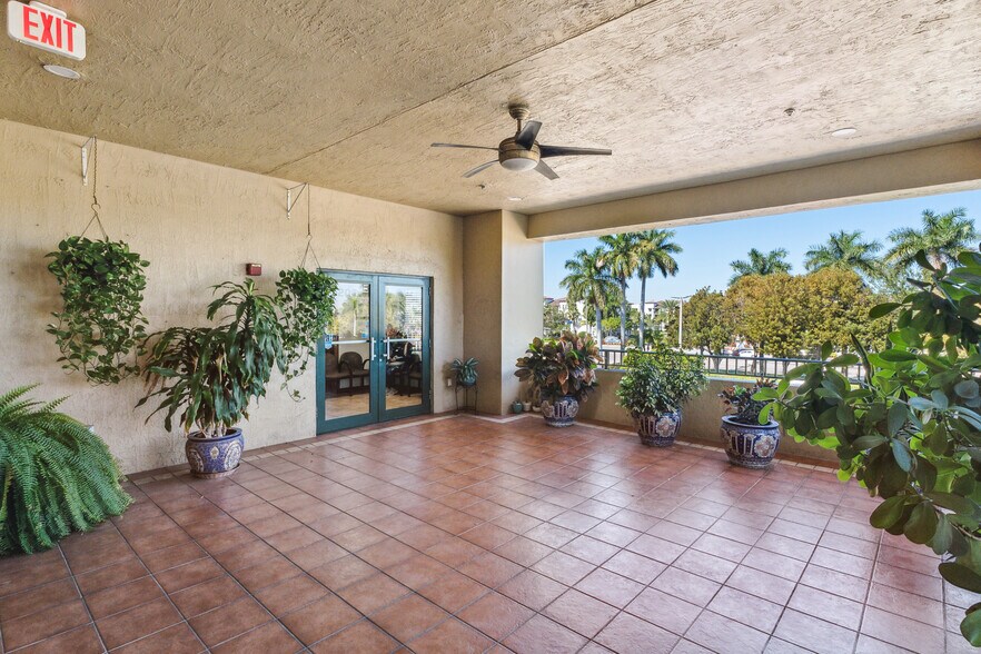 More Photos Of 11402 Doral Blvd, Miami Unknown For Lease