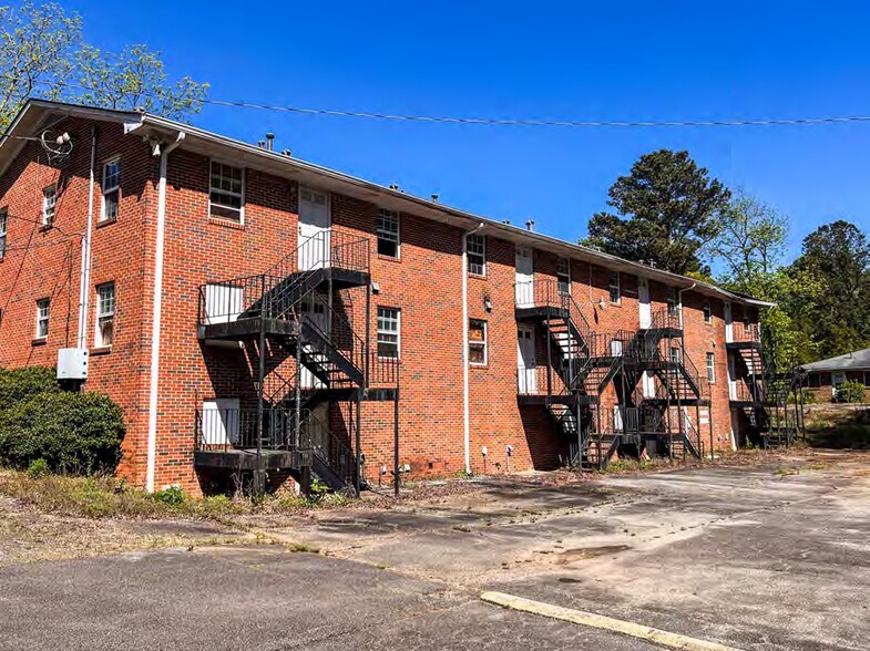 More Photos Of 2605 Ben Hill Rd, East Point Schools For Sale