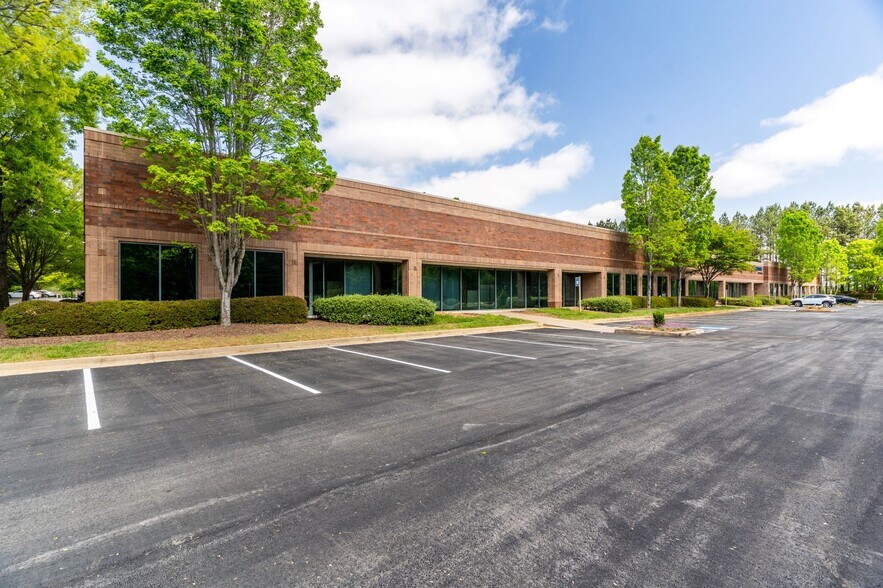 More Photos Of 2015 Vaughn Rd, Kennesaw Business Park For Sale