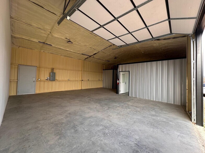 More Photos Of 4916 Fairview Road Unit #103, Millsap Industrial For Lease