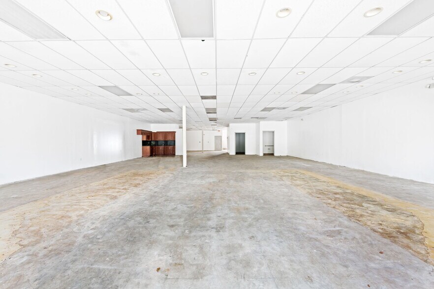 More Photos Of 1401 S State Road 7, North Lauderdale Unknown For Lease