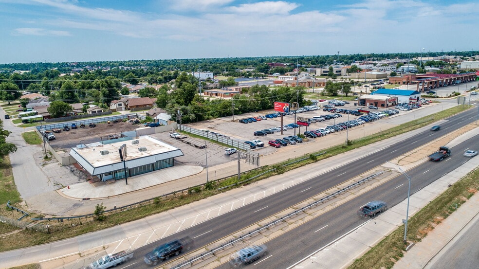 More Photos Of 3500 NW 39th St, Oklahoma City Office For Sale