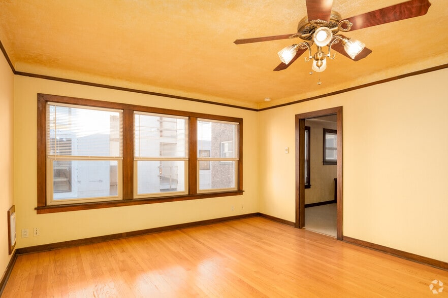 More Photos Of 16 Valley St, Seattle Apartments For Sale