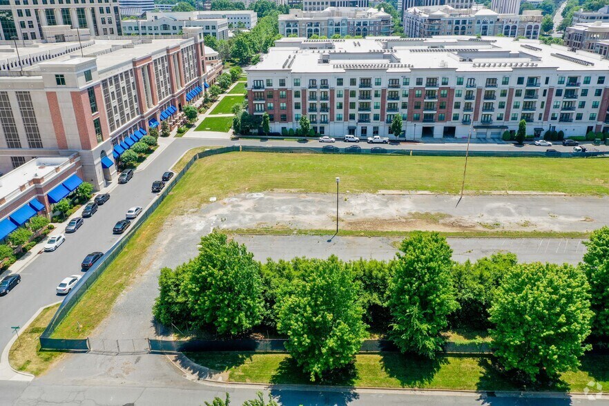 More Photos Of 5954 Carnegie Blvd, Charlotte Office For Lease