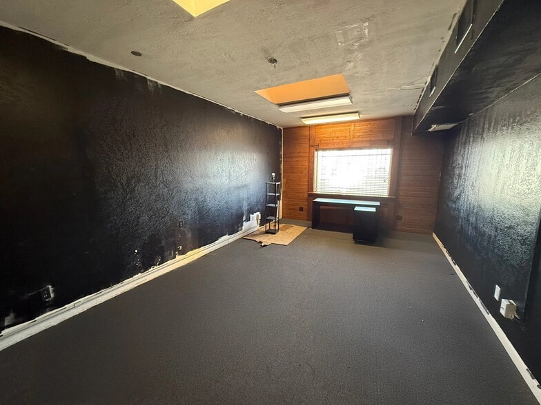 More Photos Of 3650 N 40th Ave, Phoenix Warehouse For Lease