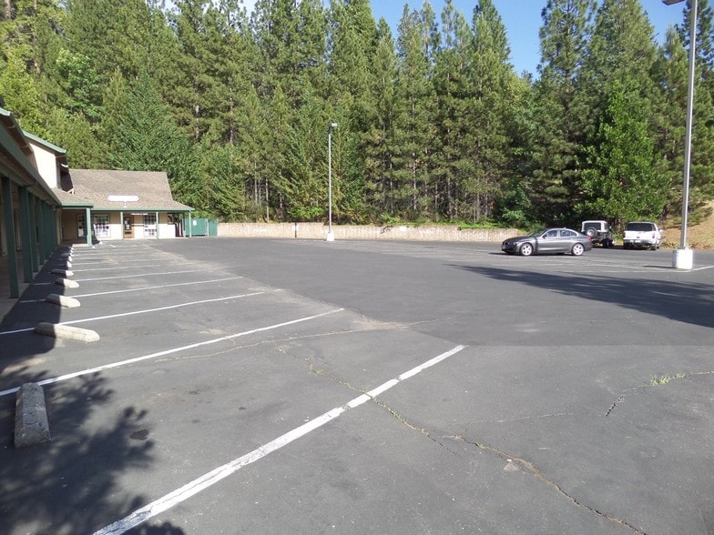 More Photos Of 18701 Tiffeni Dr, Twain Harte Office For Lease