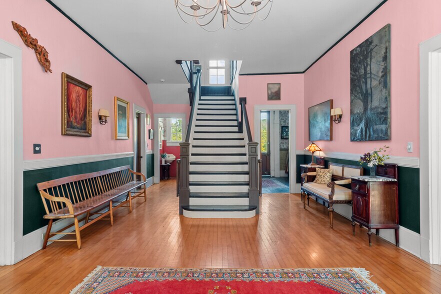 More Photos Of 535 Main Rd, Monterey Specialty For Sale