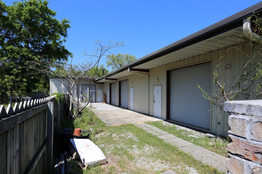 More Photos Of 115 S De Villiers St, Pensacola Warehouse For Lease