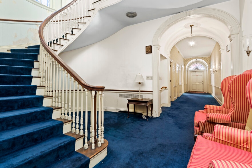 More Photos Of 315 N Front St, Harrisburg Apartments For Sale