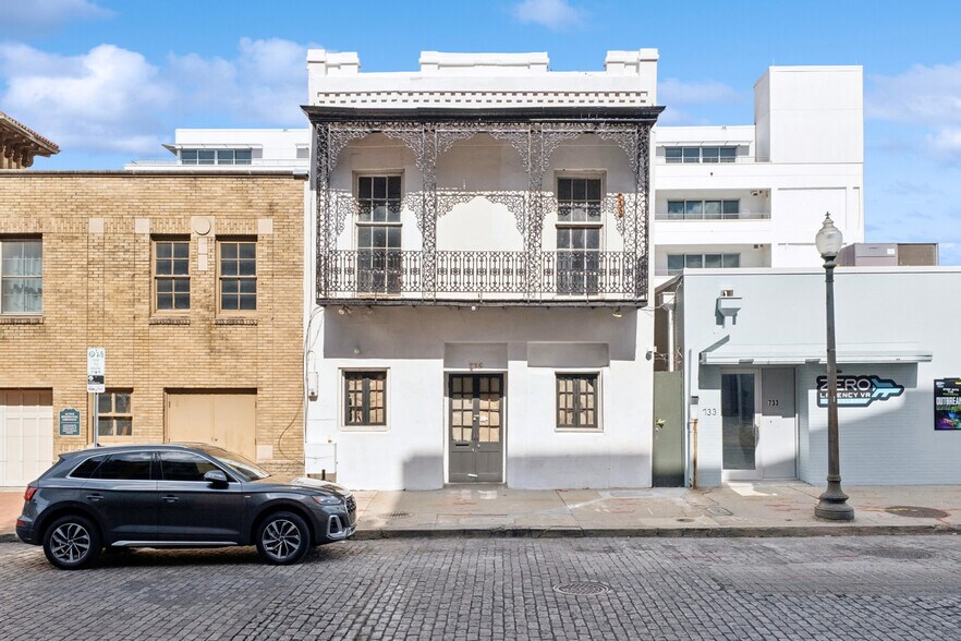 Primary Photo Of 735 St Joseph St, New Orleans General Retail For Lease
