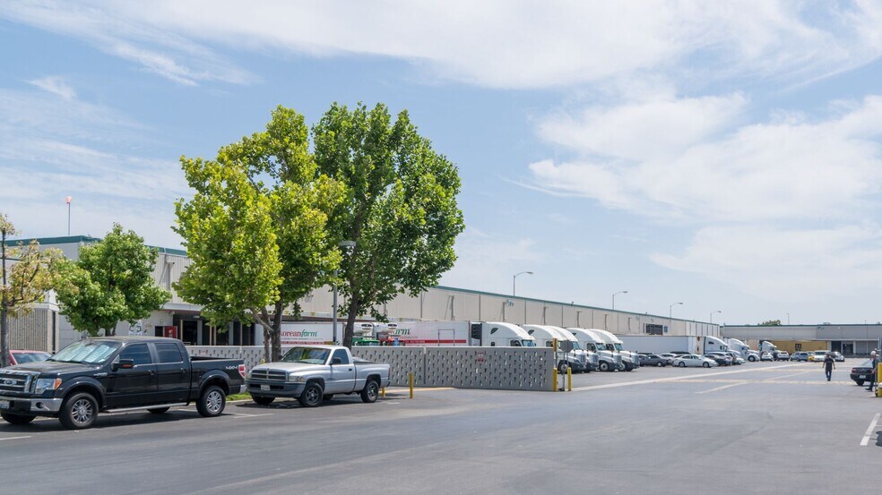 More Photos Of 12115 Burke St, Santa Fe Springs Unknown For Lease