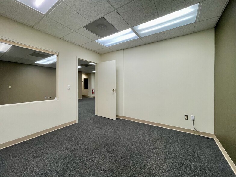 More Photos Of 90 Grove St, Ridgefield Medical For Sale
