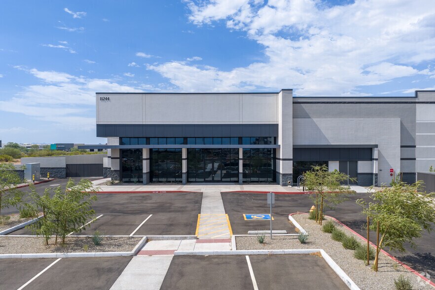 More Photos Of 11244 E Pecos Rd, Mesa Distribution For Lease