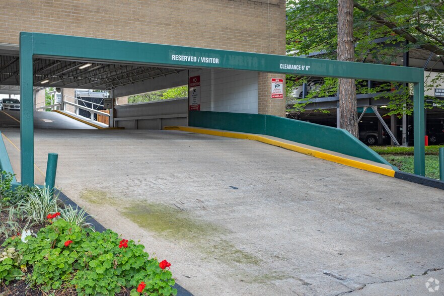 More Photos Of 550 Post Oak Blvd, Houston Office For Lease