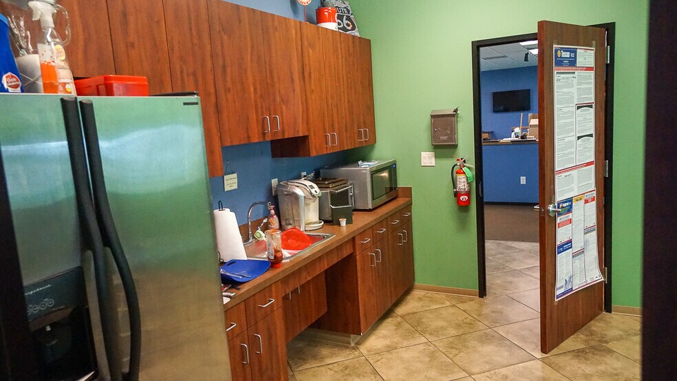 More Photos Of 2911 S A.W. Grimes Blvd, Pflugerville Office For Lease