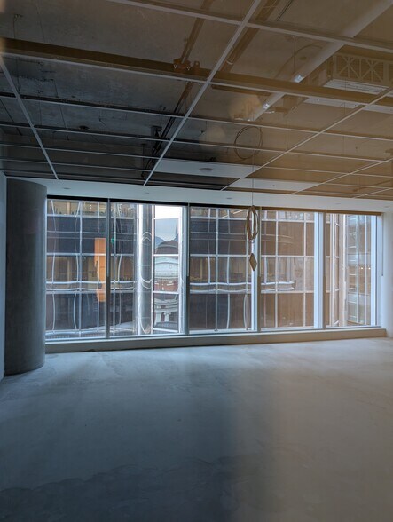 More Photos Of 320 Granville St, Vancouver Office For Sale