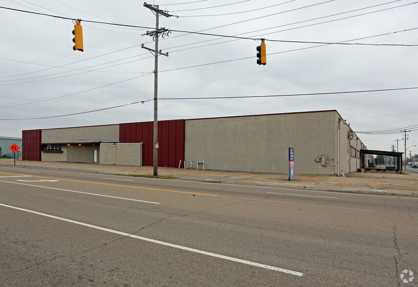 More Photos Of 1500 Thomas St N, Memphis Industrial For Sale