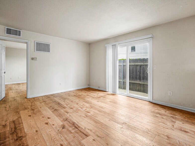 More Photos Of 718 13th St, Sacramento Apartments For Sale