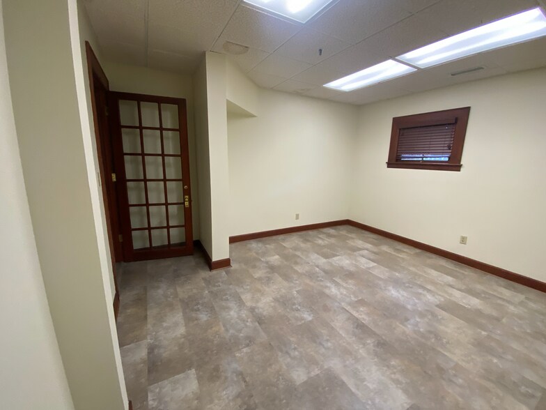 More Photos Of 426 Old Salem Rd, Winston-Salem Office For Sale