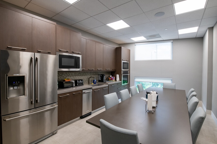 More Photos Of 9500 SW 77th Ave, Miami Office For Sale