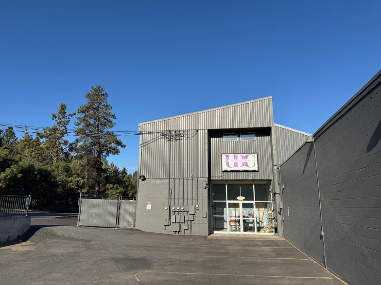 More Photos Of 725-759 NE Greenwood Ave, Bend Freestanding For Lease