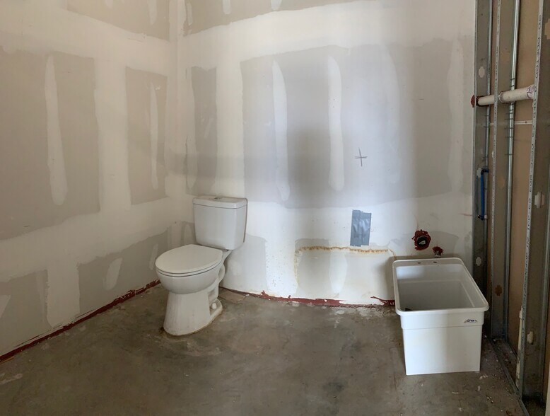 More Photos Of 6101 Washington St, Denver Warehouse For Sale