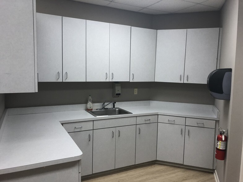 More Photos Of 1034 NW 57th St, Gainesville Medical For Lease