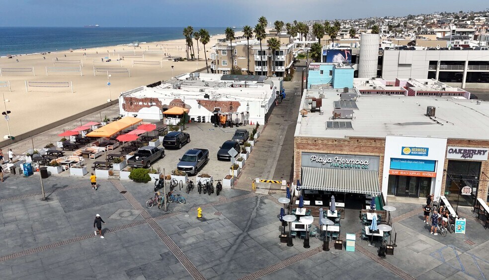 More Photos Of 19-31 Pier Ave, Hermosa Beach Storefront For Lease