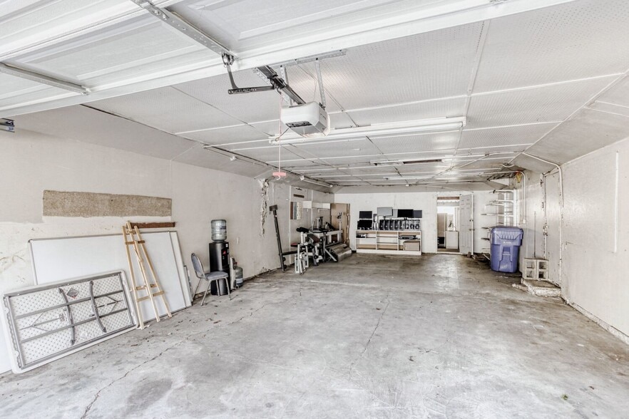 More Photos Of 2020 NE 102nd Ave, Portland Medical For Sale