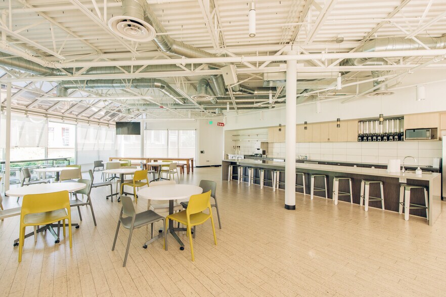 More Photos Of 135 SW Taylor St, Portland Loft Creative Space For Lease