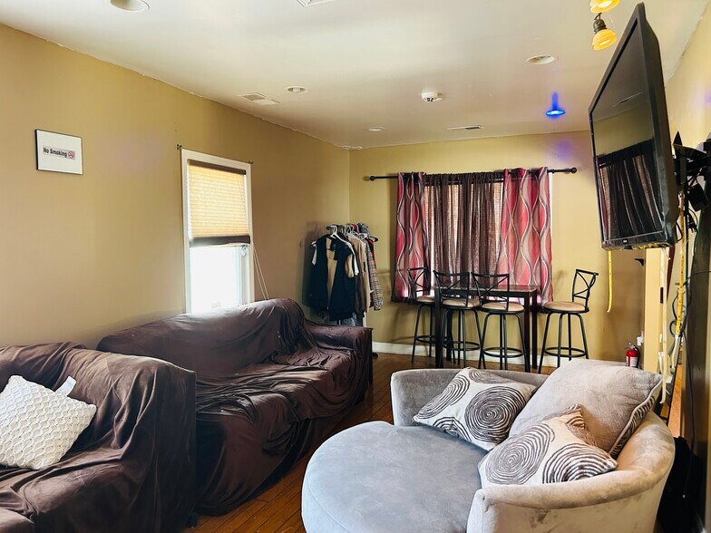 More Photos Of 4800 Delhi Ave, Cincinnati Restaurant For Sale