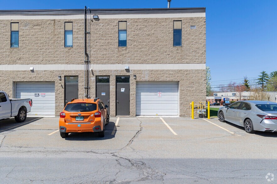 More Photos Of 8025 S Willow St, Manchester Light Manufacturing For Lease