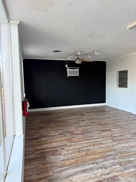 More Photos Of 1201 W Main St, Leesburg Service For Lease