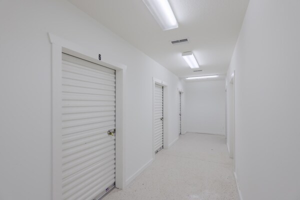 More Photos Of 413 Pine Ave, Anna Maria Flex For Lease