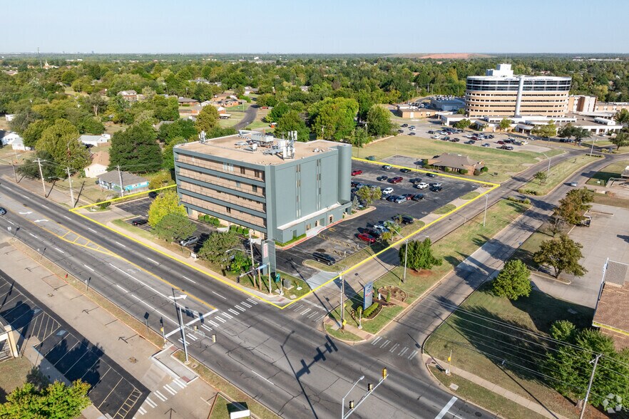 More Photos Of 2801 Parklawn Dr, Midwest City Medical For Lease