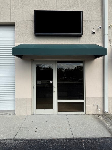 More Photos Of 1090 Innovation Ave, North Port Flex For Lease