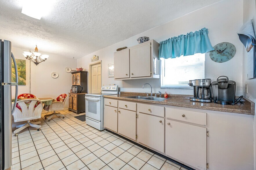 More Photos Of 1803 Gulf Blvd, Indian Rocks Beach Hotel For Sale