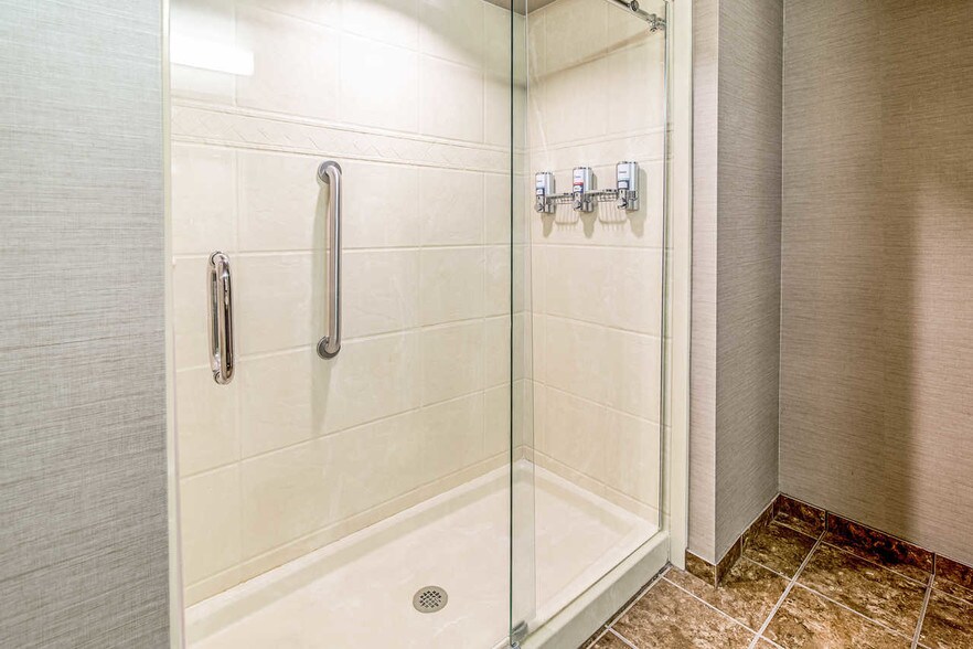 More Photos Of 3420 S Broadway, Minot Hotel For Sale